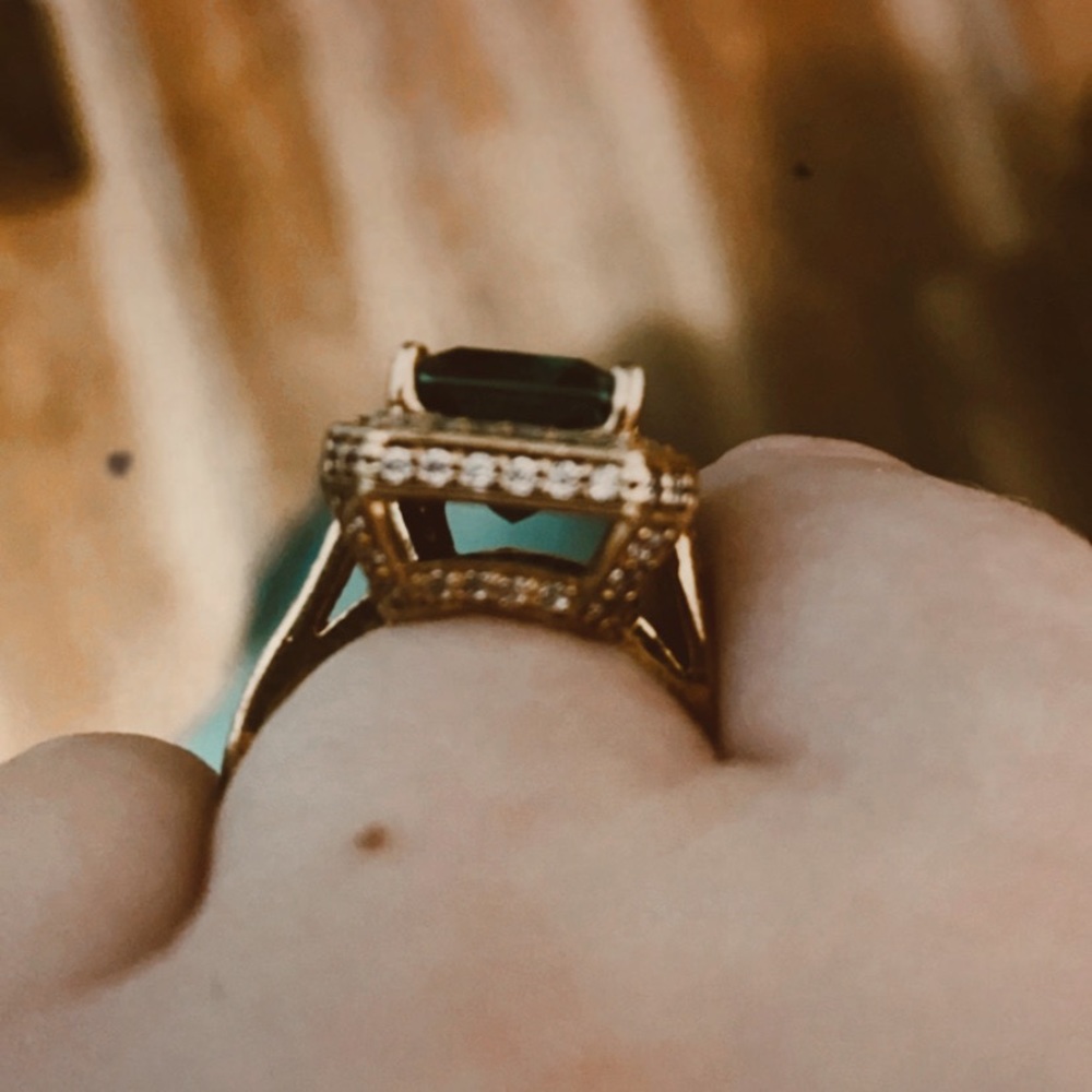 Lab created emerald ring - Picture 4 of 5